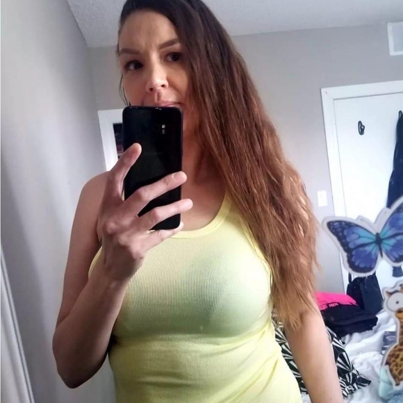 Meet your Posher, Jackie :) - Picture 1 of 1